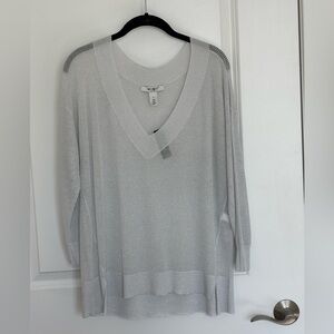 White House Black Market Light Silver V-Neck Lightweight Knit Sweater, size